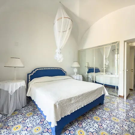 Roccia Blu * Capri